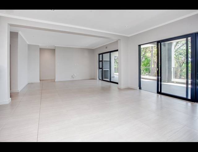 3 BEDROOM APARTMENT FOR SALE IN BRYANSTON